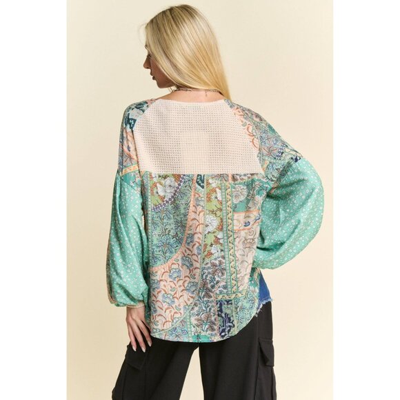 NEW MEDIUM Davi & Dani Thermal Flower Patchwork Appliqué Balloon Sleeve Top - Picture 6 of 10